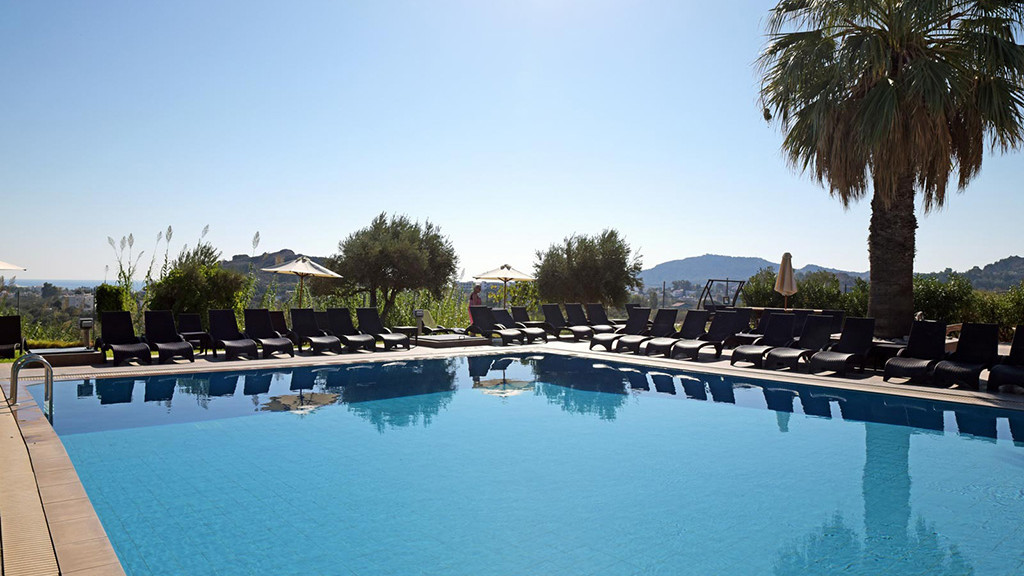 Hillside Studios & Apartments	